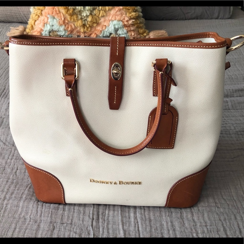 Dooney & Bourke Tote